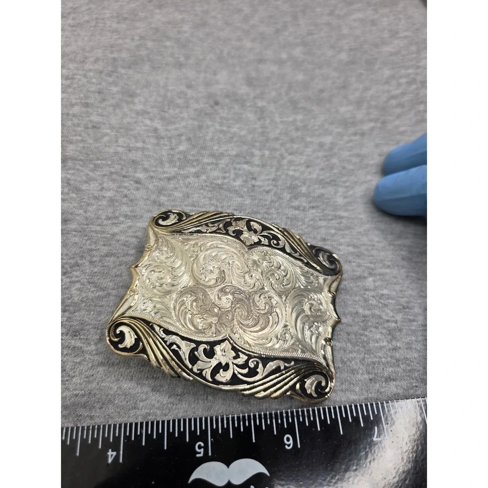 Lot 2 Womens Vintage Montana Silversmiths Belt Buckle and Matching Silver Cuff